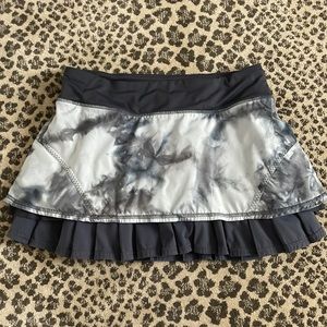 Lululemon White/Grey Tie Dye Ruffle Tennis Skirt 6